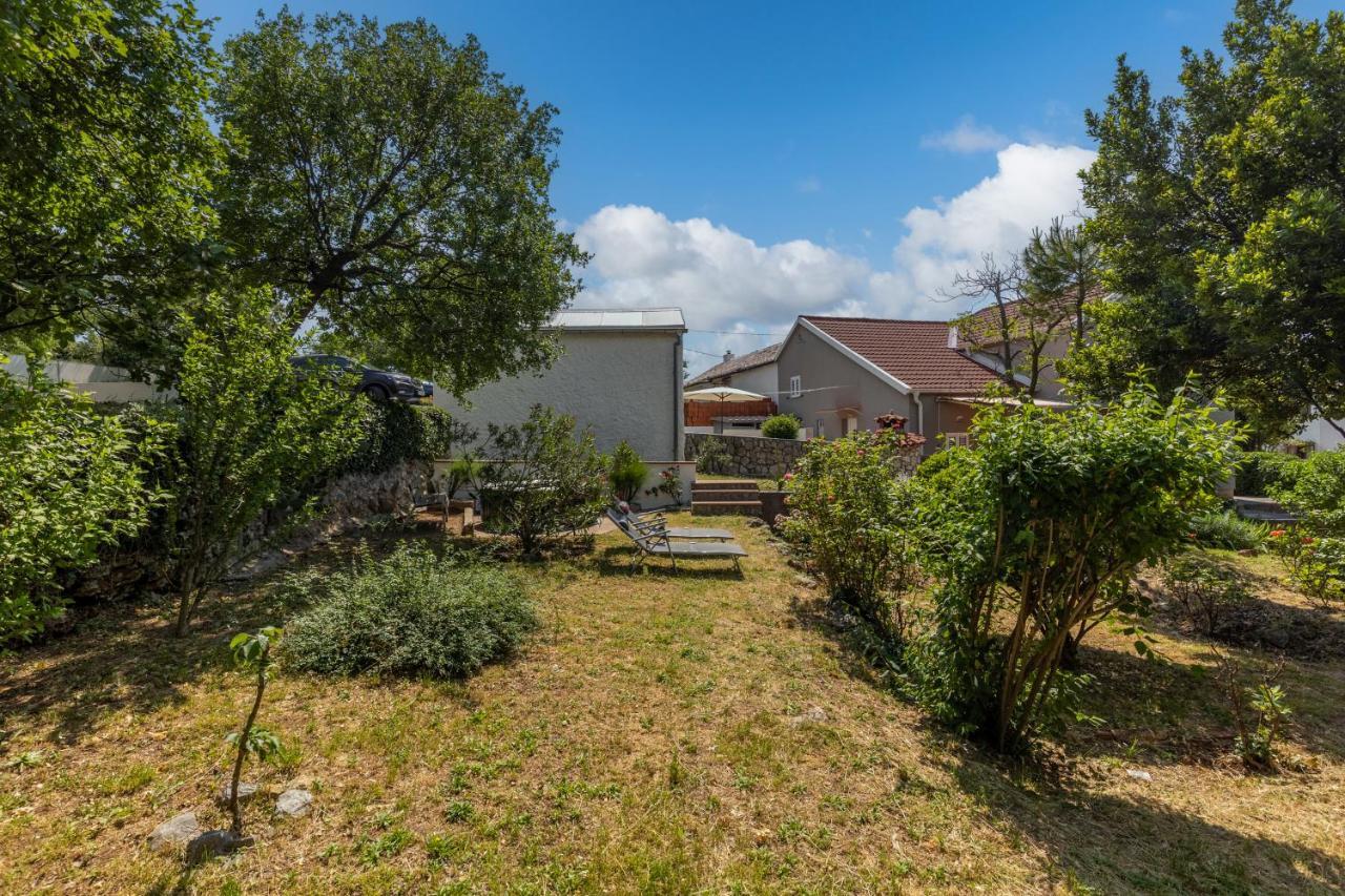 Charming Studio With Hot Tube, Terrace, Barbecue And Garden 克拉列维察 外观 照片